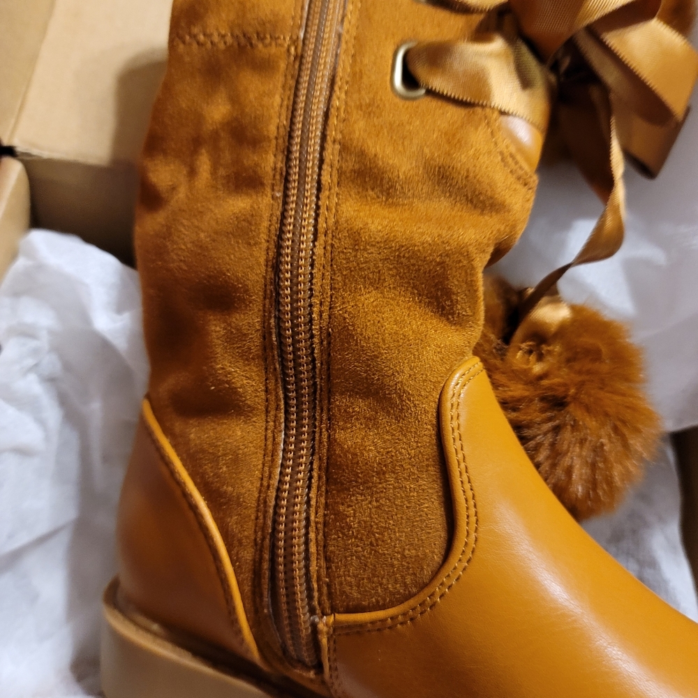 NIB COUTGO BOOTS MIDCALF LUG SOLE  SIDE ZIPPER BOW KNOT POM POM GIRLS SI… - Picture 9 of 11